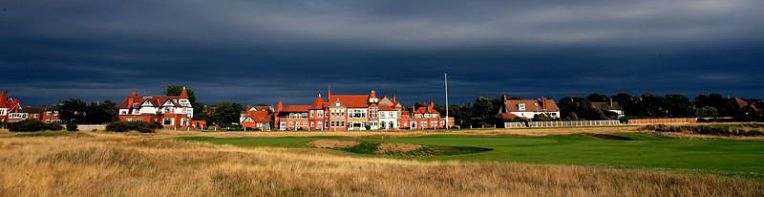 16th hole and clubhouse